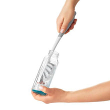 Load image into Gallery viewer, Oxo Tot Water Bottle &amp; Straw Cup Cleaning Set